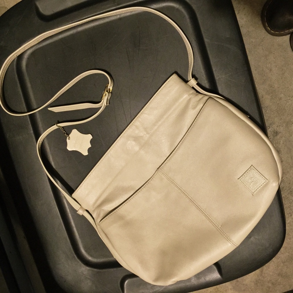 Giani Bernini Off White All Leather Shoulderbag